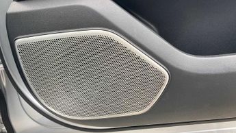 Land Rover Range Rover Velar R-Dynamic HSE