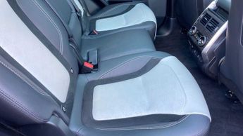 Land Rover Range Rover Sport SVR Carbon Edition