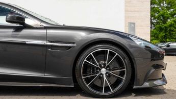 Aston Martin Vanquish 
