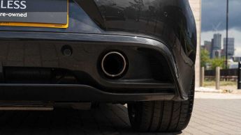 Aston Martin Vanquish 