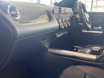 Mercedes-Benz GLA AMG Line