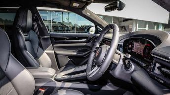 Porsche Macan Electric 