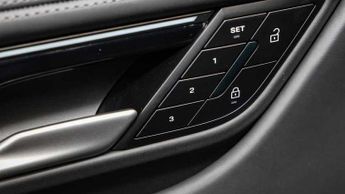 Porsche Macan Electric 