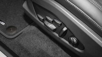 Porsche Macan Electric 