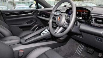 Porsche Macan Electric 