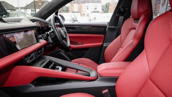 Porsche Macan Electric 