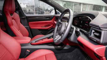 Porsche Macan Electric 