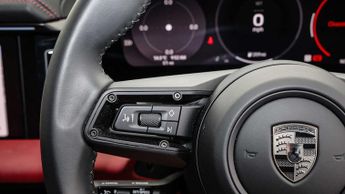 Porsche Macan Electric 