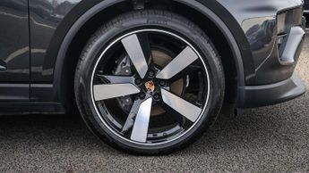 Porsche Macan Electric Estate 