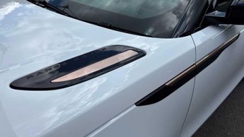 Land Rover Range Rover Velar R-Dynamic SE