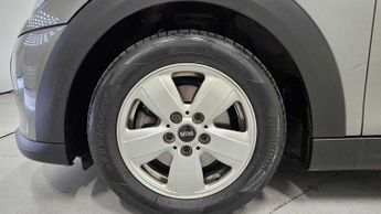 MINI F55 Mini 5-Door Hatch -5- 