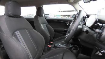MINI Hatchback Cooper S Level 1