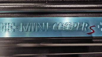 MINI Convertible Cooper S Exclusive