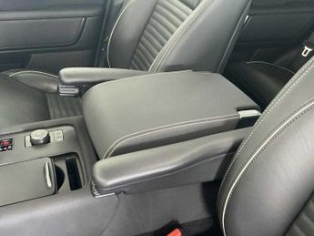Land Rover Discovery R-Dynamic HSE