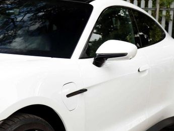 Porsche Taycan 