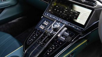 Aston Martin Vantage 