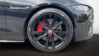 Jaguar XE R-Dynamic Black