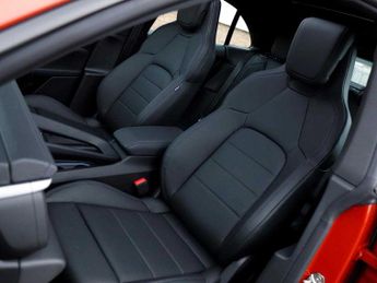 Porsche Macan Electric Estate 