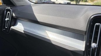 Volvo Xc40 Momentum Pro