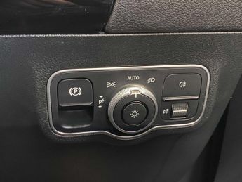 Mercedes-Benz EQA Sport Executive