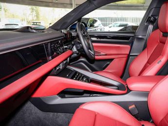 Porsche Macan Electric 