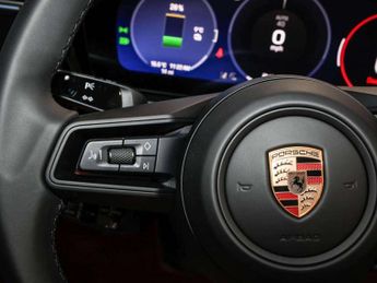 Porsche Macan Electric 