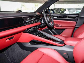 Porsche Macan Electric 