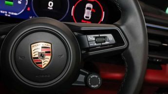 Porsche Macan Electric 