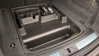 Land Rover Range Rover Velar Dynamic SE