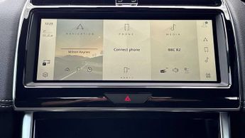 Jaguar XE R-Dynamic SE Black