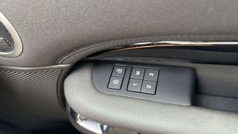 Land Rover Discovery Diesel SE Commercial