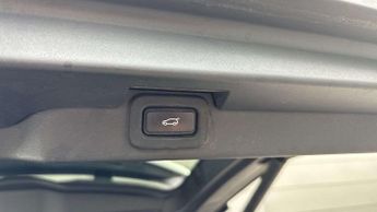 Land Rover Discovery Diesel SE Commercial