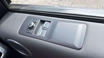 Land Rover Discovery Diesel SE Commercial