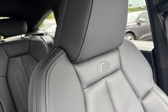 Audi Q4 Black Edition