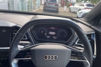 Audi Q4 Black Edition