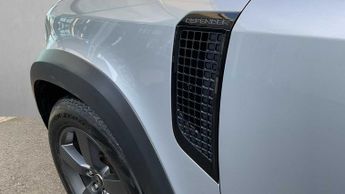 Land Rover Defender X-Dynamic HSE