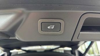 Land Rover Range Rover Velar R-Dynamic SE