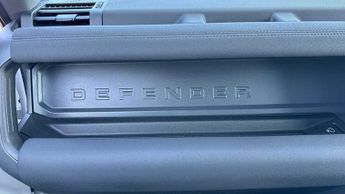 Land Rover Defender X-Dynamic SE