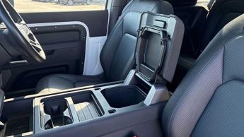 Land Rover Defender X-Dynamic SE