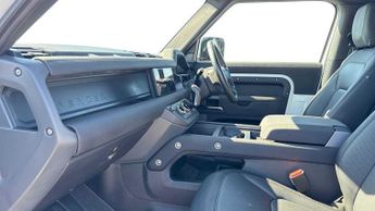 Land Rover Defender X-Dynamic SE