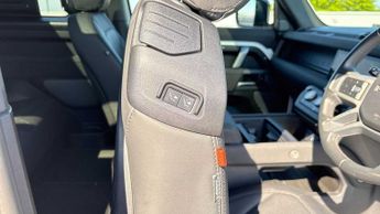Land Rover Defender X-Dynamic SE