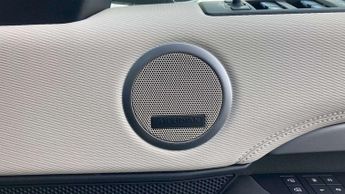 Land Rover Discovery R-Dynamic SE