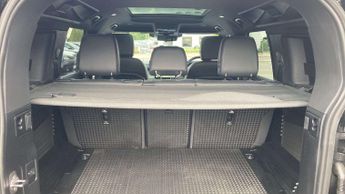 Land Rover Defender X-Dynamic SE