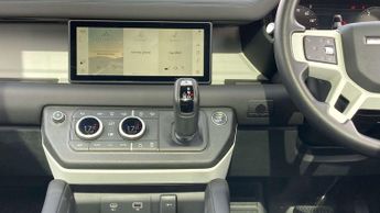Land Rover Defender X-Dynamic SE