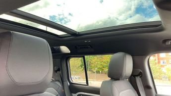 Land Rover Defender X-Dynamic SE