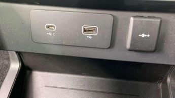 Land Rover Defender X-Dynamic SE