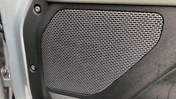 Land Rover Defender X-Dynamic SE