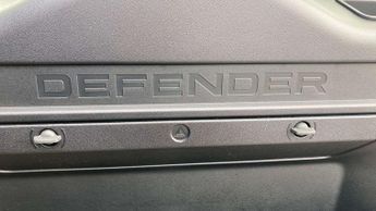 Land Rover Defender X-Dynamic SE