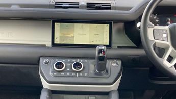 Land Rover Defender X-Dynamic SE