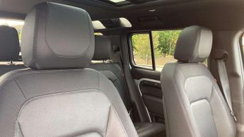 Land Rover Defender X-Dynamic SE
